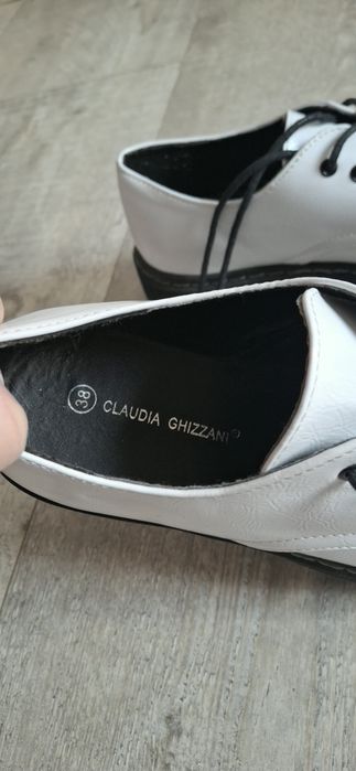 Białe półbuty trapery Claudia Ghizzani