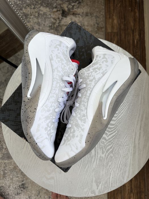 ОРИГІНАЛ! Кросівки Jordan Zion 3 White/Uniersity Red DR0675-106 розмір 45 (29см)