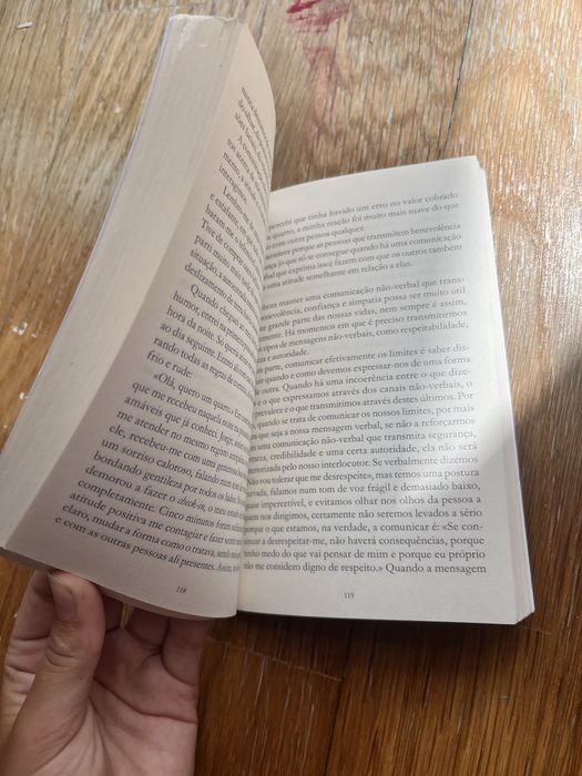 Livro - Como mandar à Merda de forma educada, Alba caldalda - Faço desconto!