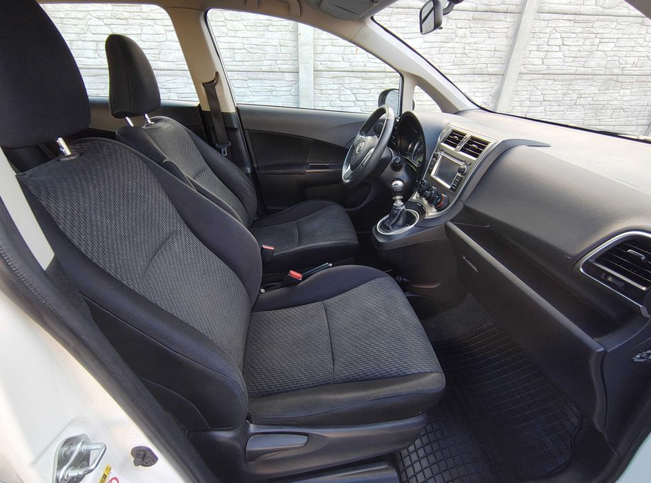 Toyota Yaris Verso  S Benzyna Zarejestrowana Opłacona Zadbana
