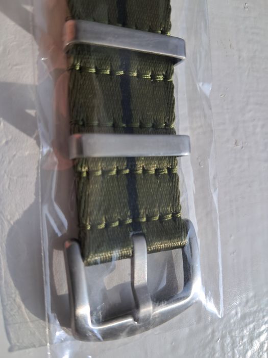 Ремінець  для годинника фірми StrapHabit 22мм у військовому стилі Нови