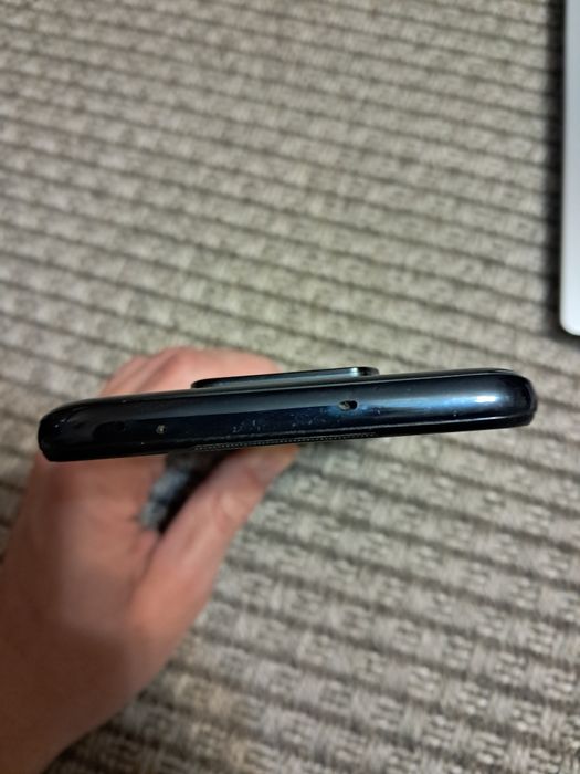 Телефон поко х3 про под востановление или на запчасти