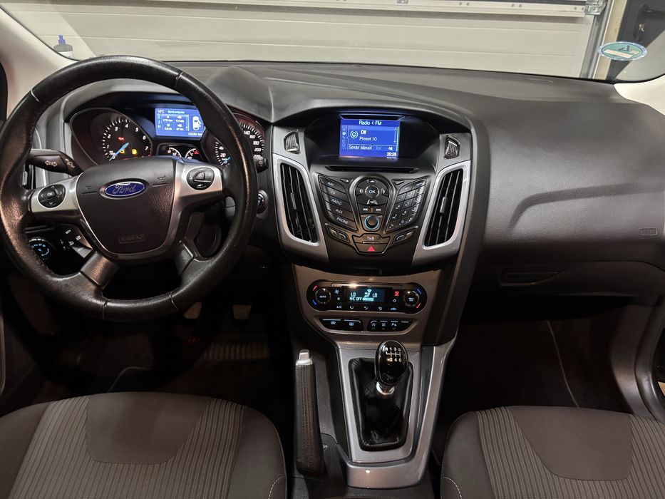 Ford Focus  2014 rok Klimatronik