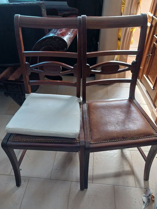 Tenho   8. Cadeiras iguais