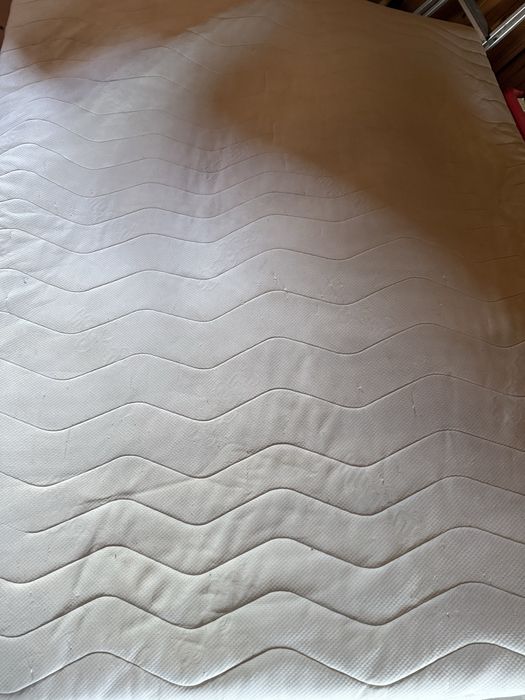 Łóżko tapicerowane fioletowe 160x200+materac