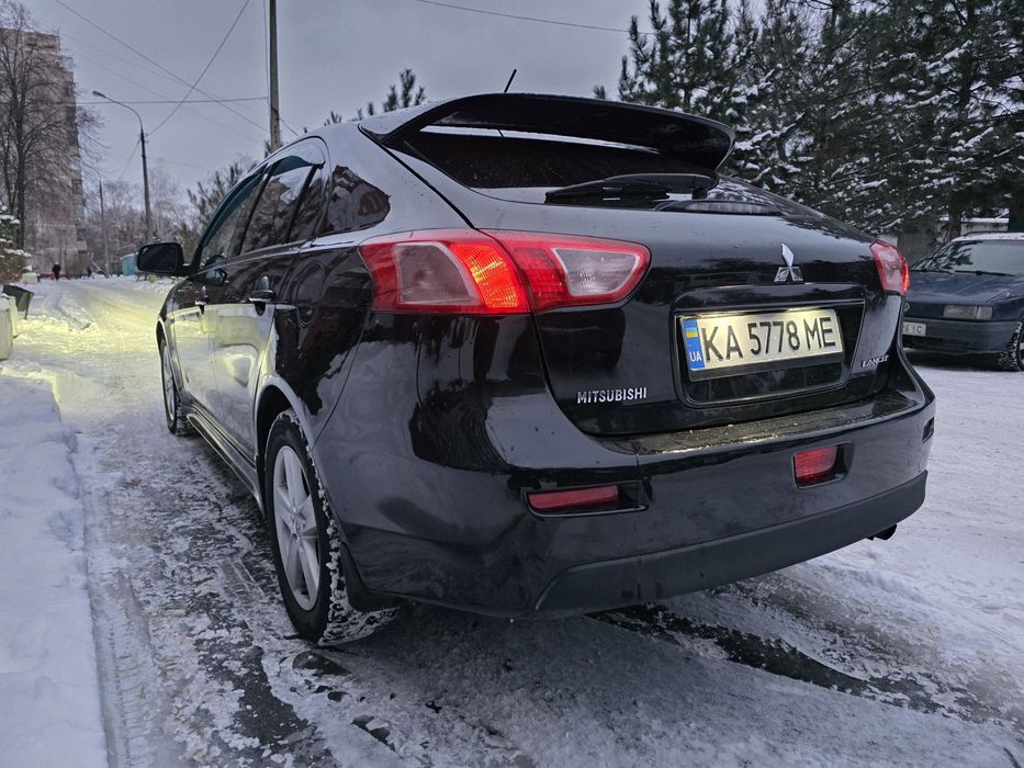 Ланцер 10. 2008год.1,8гбо Автомат