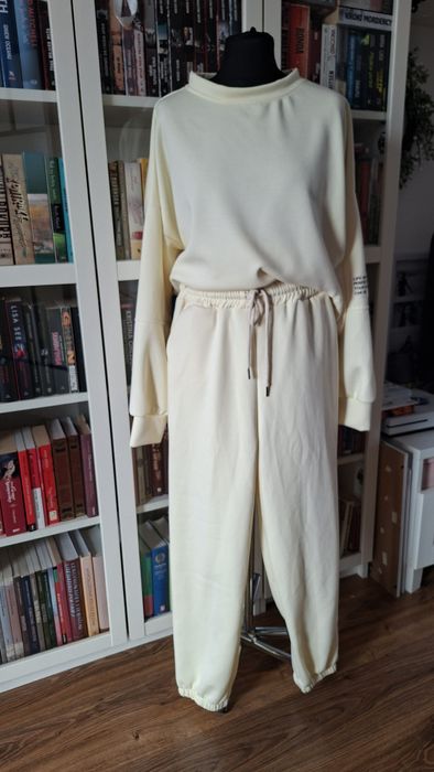 Nowy dres damski L-XL