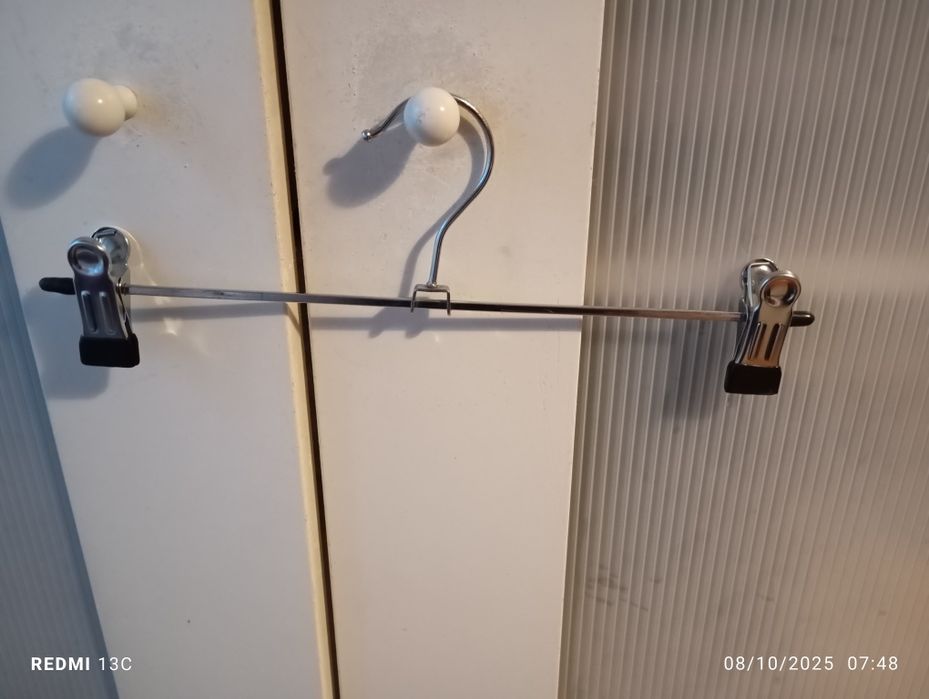 Cinco cabides de mola