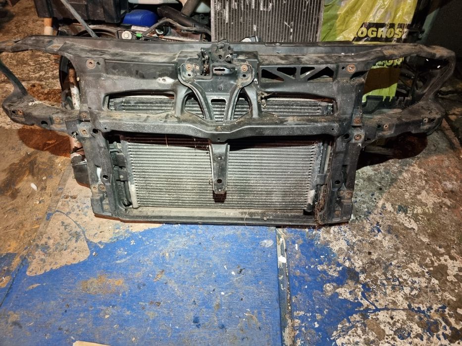 VW Golf 4 IV GTI Maska Czarna Belka pod Zderzak Lampy Atrapa Chlodnice