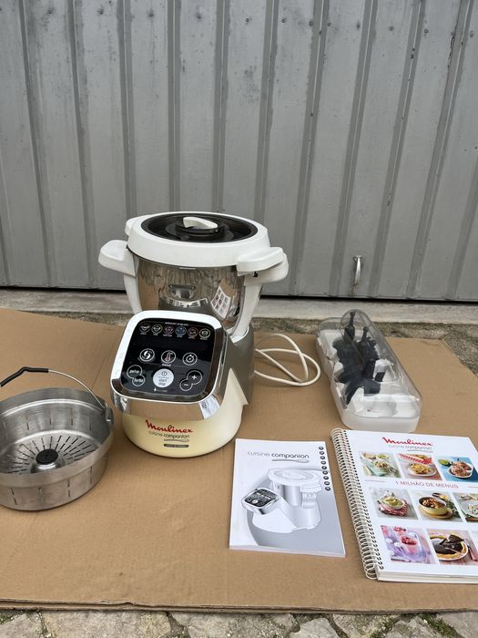 Moulinex cuisine companion com todos os acessorios e livro de receitas