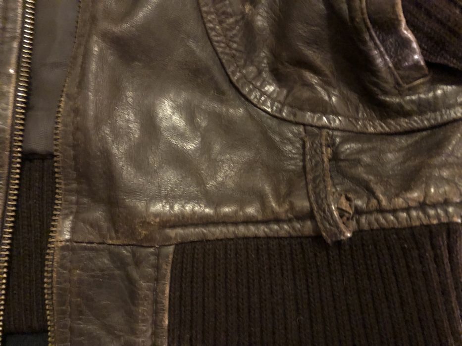 Blusão curto, fecho inteiro, com bolsos, usado