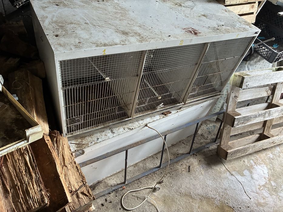 Vendo 2 gaiolas de 3 modulos