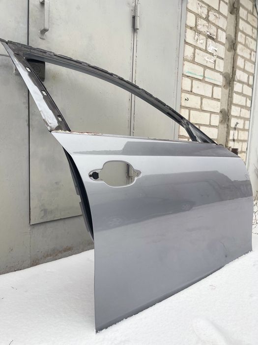 Правая передная дверь Бмв е60