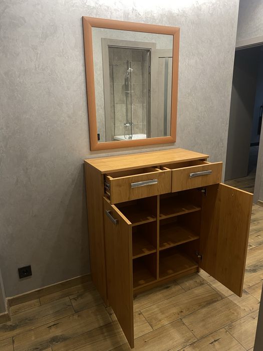 Продам комод з дзеркалом