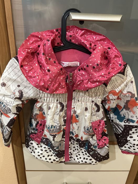 Легка куртка- вітровка на дівчинку