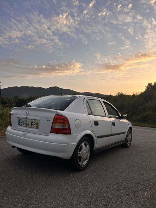 Carro Opel Astra