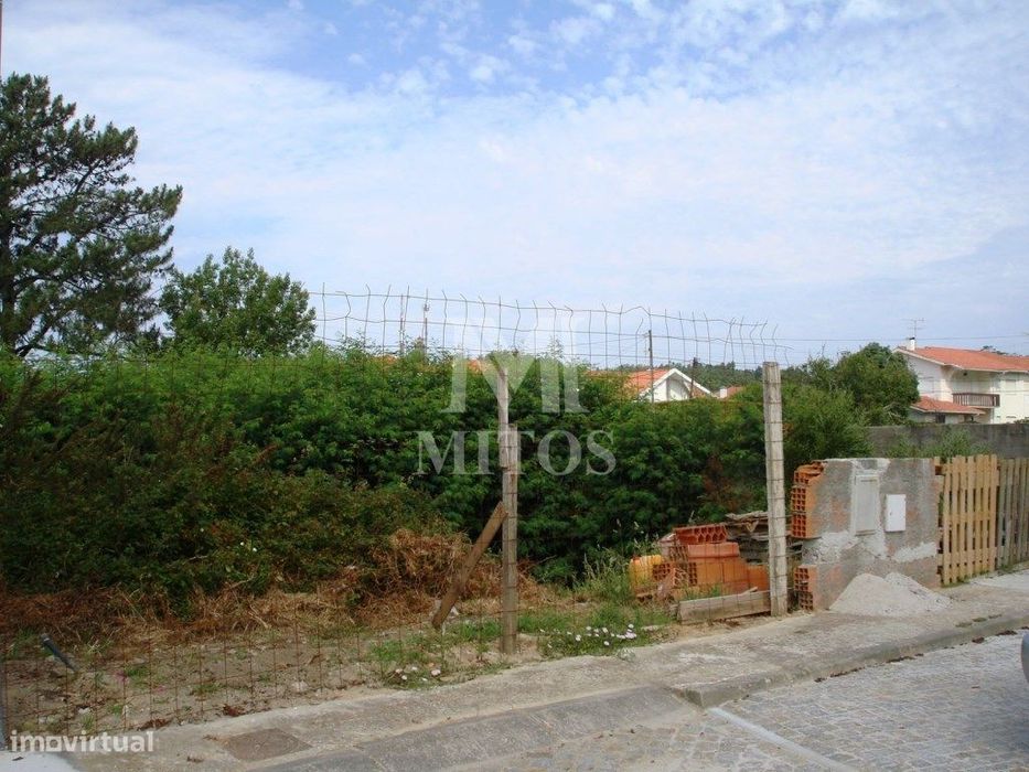Excelente lote de terreno - Carreço