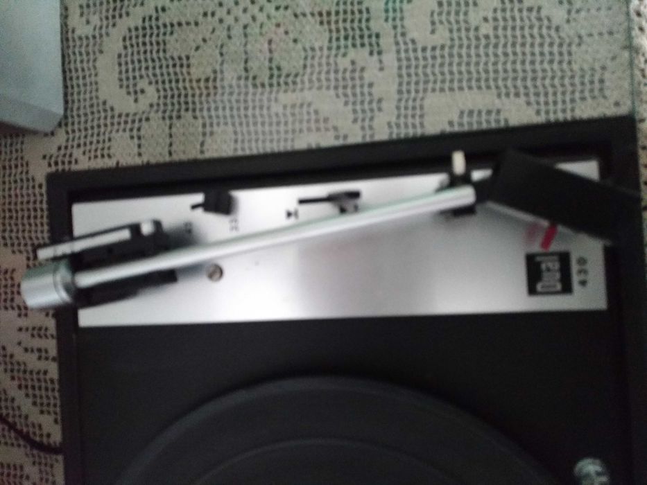 Giradiscos Amplificado BETTOR EF 142 com prato DUAL 430