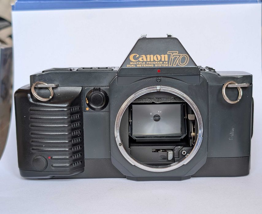 Canon T70 (t-70) w bardzo dobrym stanie! analog 35mm
