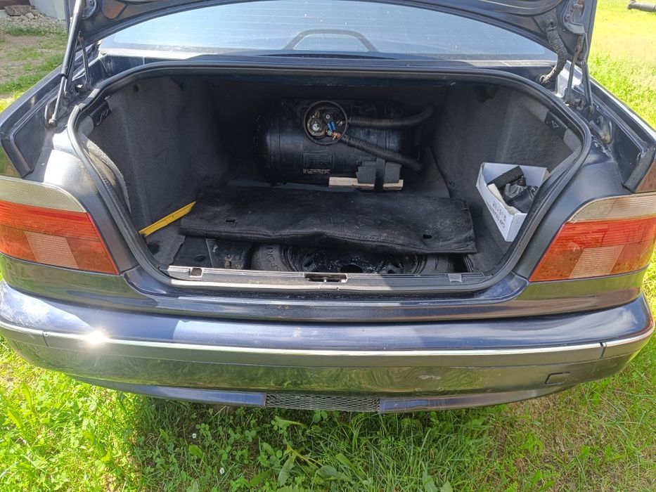 Bmw e39 523i 2.5 м52.газ.автомат.технічно справна