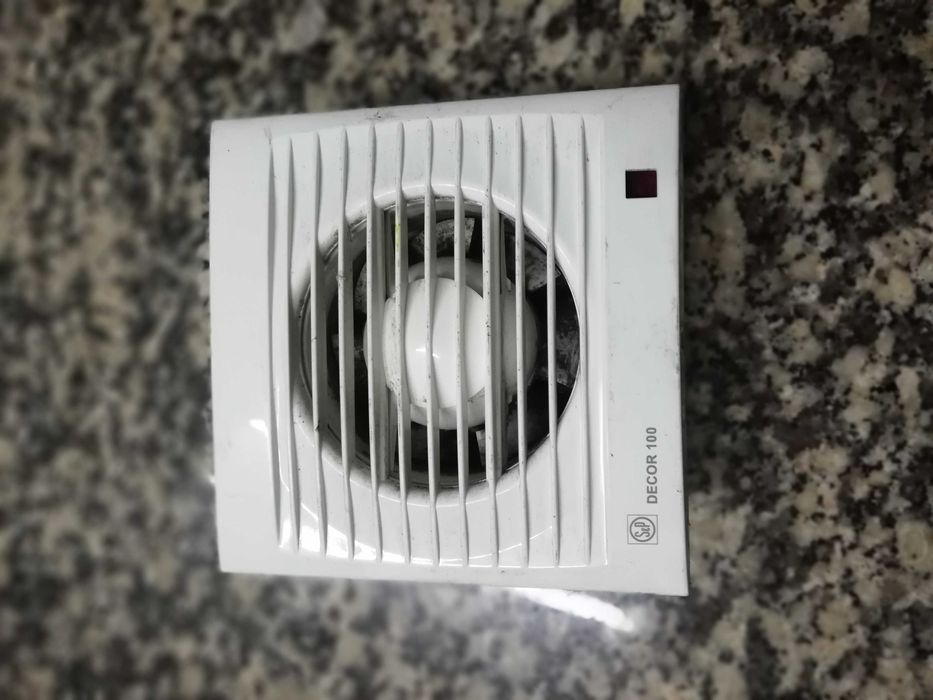 Extrator WC e tomadas eléctricas