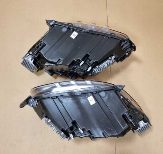 Volvo XC40 EX40 C40 Фари передні EU Mid Led Full Led Дорестайл