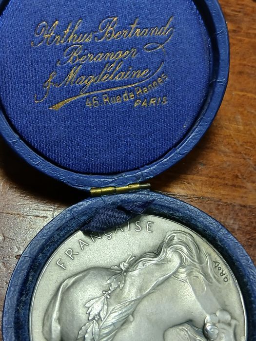 Medalha em prata francesa