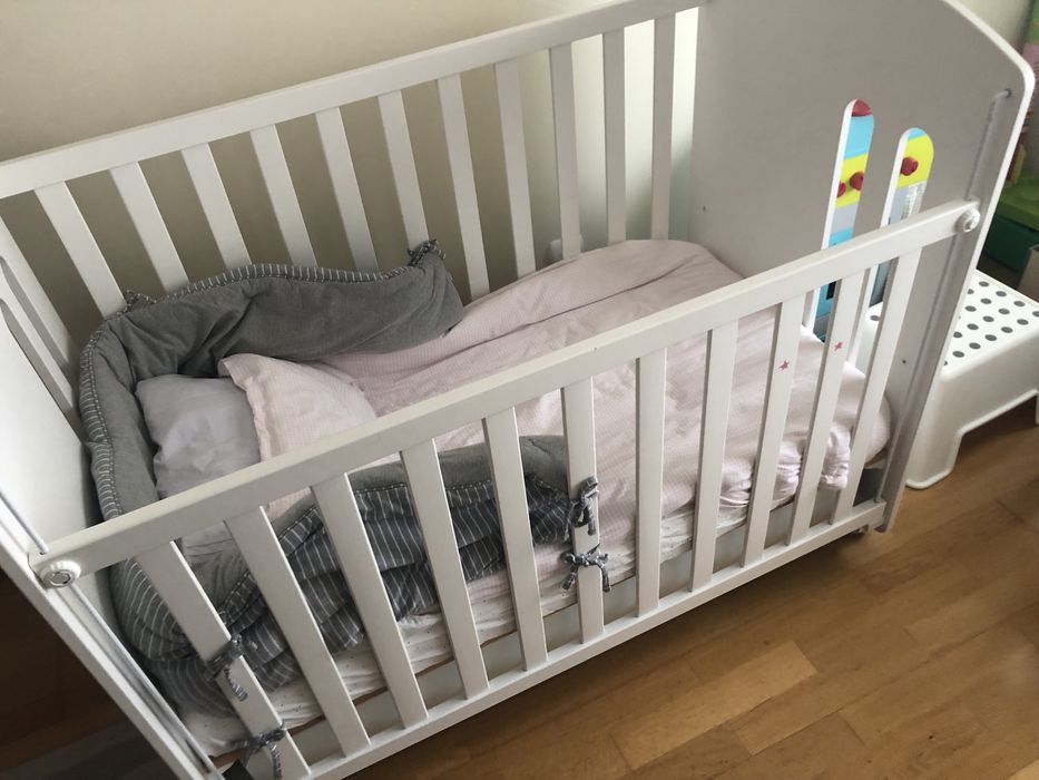 Berço de bébé de qualidade Micuna - em perfeito estado