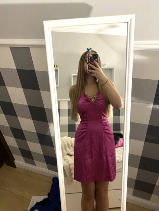 Rozowa satynowa sukienka ze zdobieniami imprezowa maryl couture m