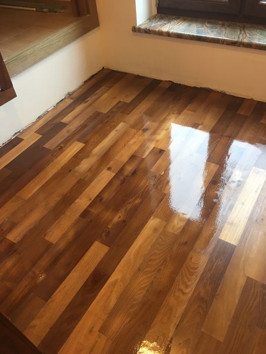 Cyklinowanie bezpyłowe  podłóg i schodów.