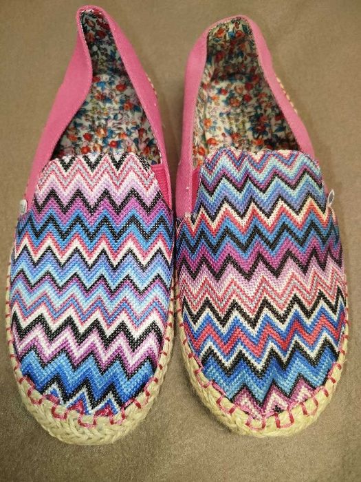 TOMS Еспадрильї жіночі (устілка 22,5 см) в ідеальному стані эспадрильи