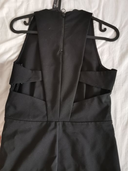 Sukienka - mała czarna, dopasowana