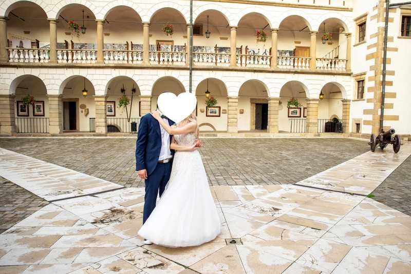 Zjawiskowa Suknia Ślubna S/36