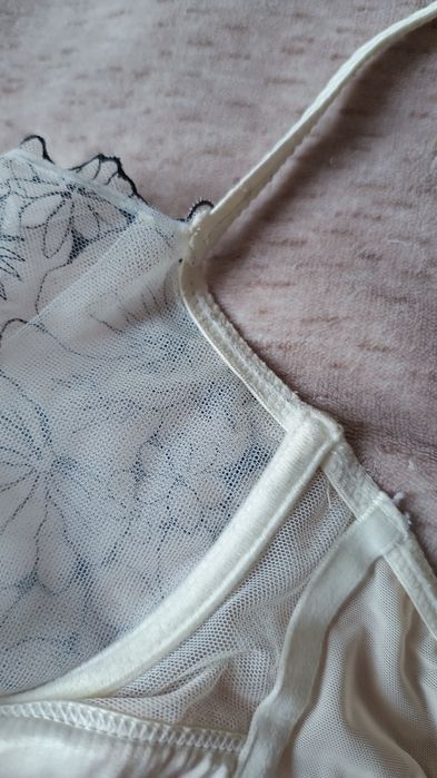 Kremowy koronkowy haftowany biustonosz Sofia Pure Joy 75D Intimissimi