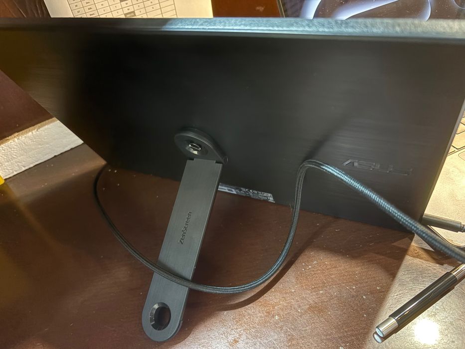 Monitor portátil Asus 15.6”