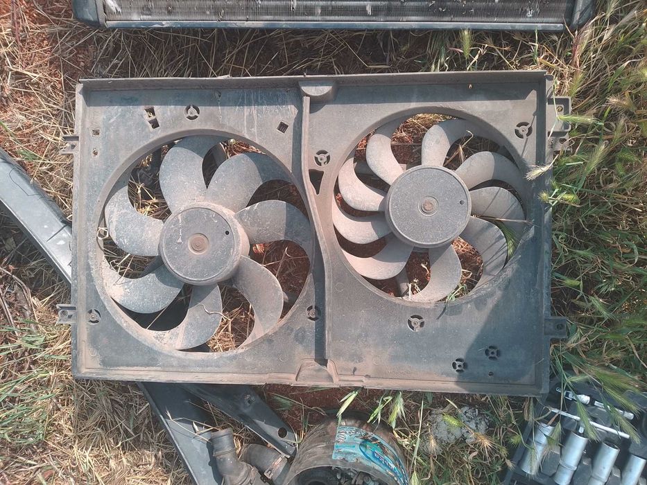 логан после дтп уневерсал 1.6 бенз по запчастям