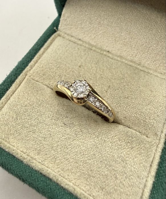 Złoty pierścionek z diamentami 0,20ct