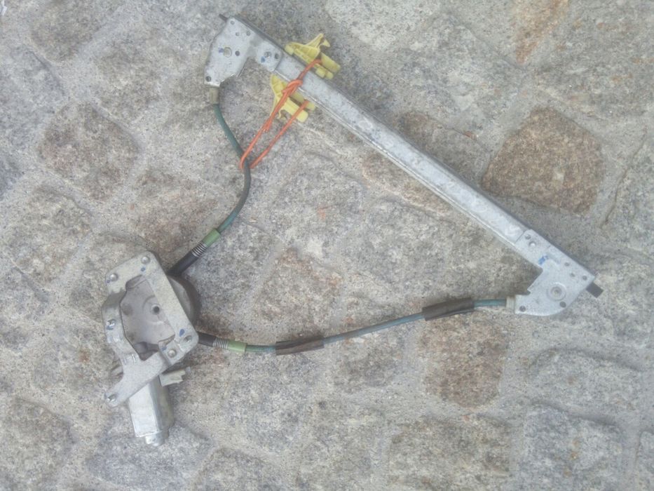 Vendo elevador eléctrico             c