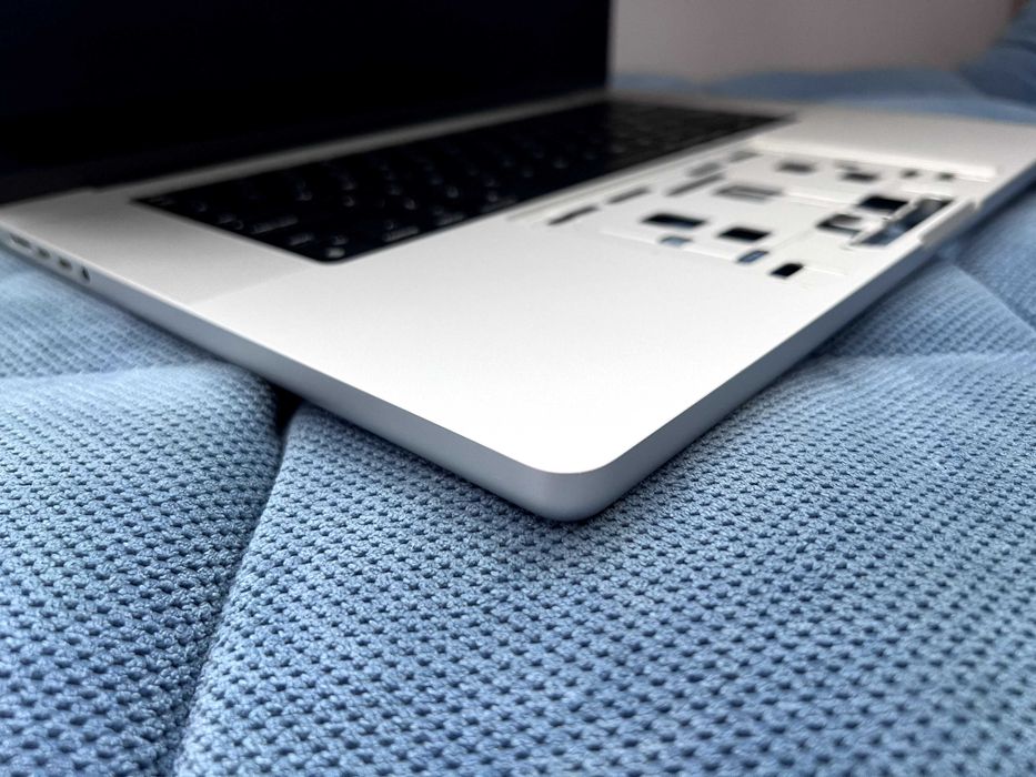 Розбірка MacBook 16 Pro 2021 A2485 Silver Space Gray