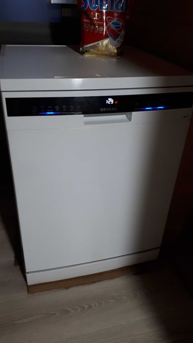 Окремостояча посудомийна машина Siemens