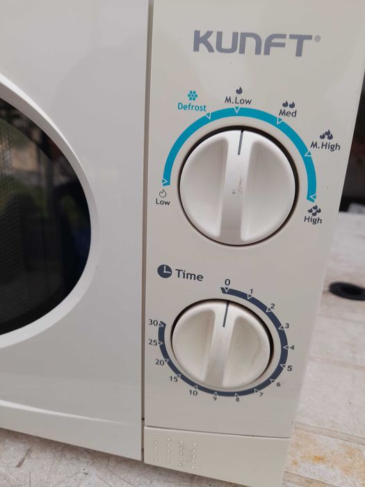 micro-ondas em bom estado como novo funciona bem.