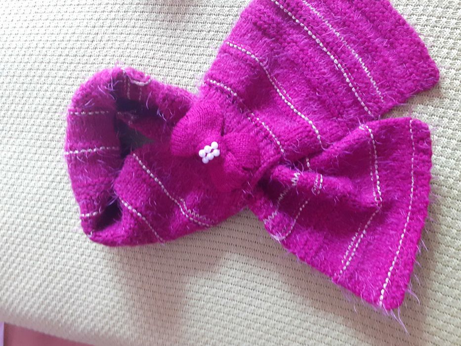 Conjunto gorro, cachecol e luvas. Tamanho 3-7anos.