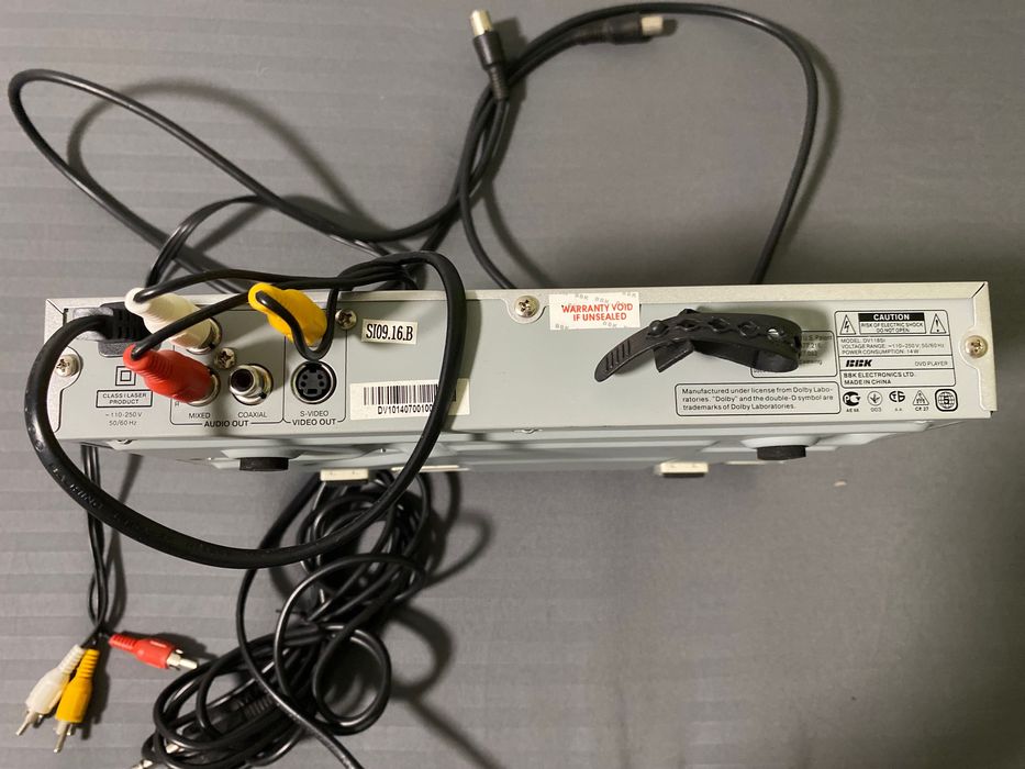 Караоке DVD-плейер BBK DV118SI + микрофон