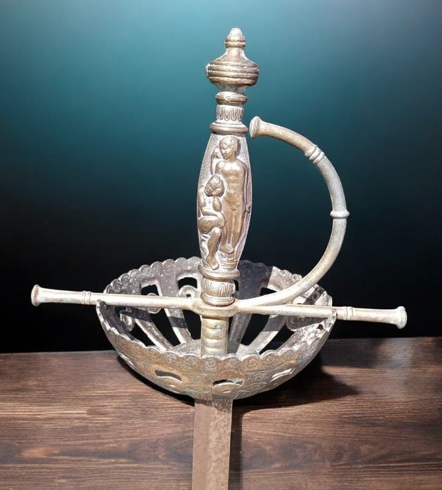 Par de espadas decorativas.