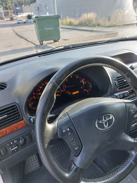 Viatura toyota avensis t25