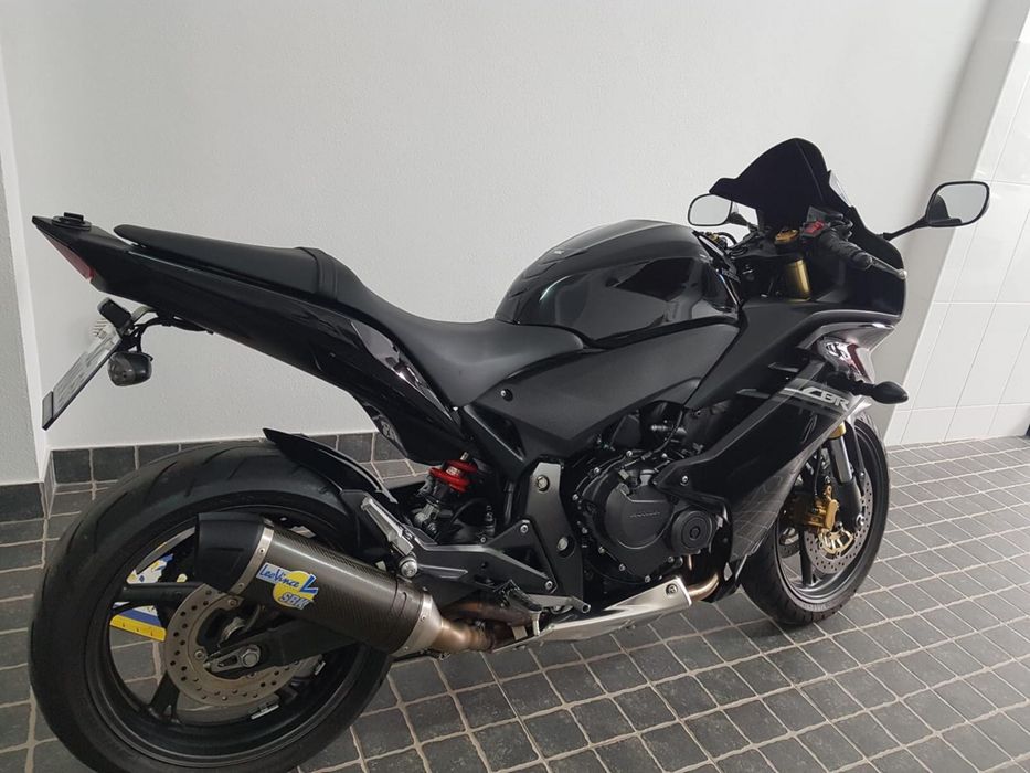 Honda CBR 600F 2011 – 28.000 km – Histórico Honda – Pneus novos