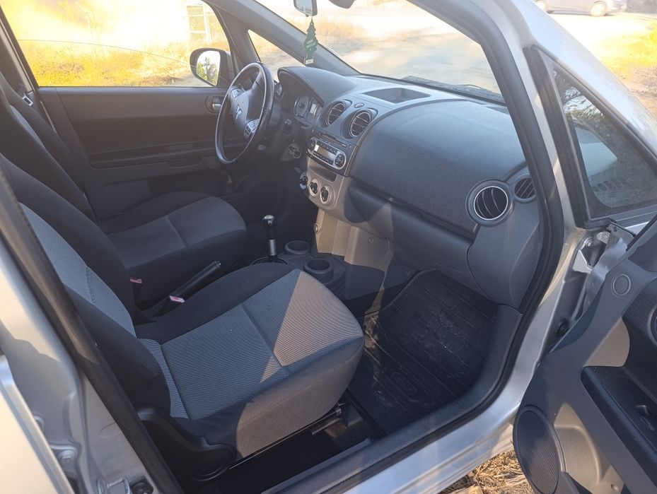 Mitsubishi Colt de 2011 foto 5