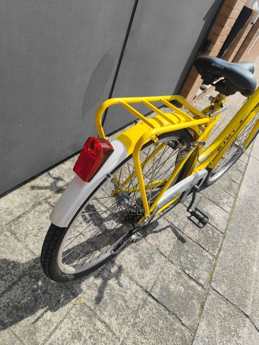Bicicleta amarela