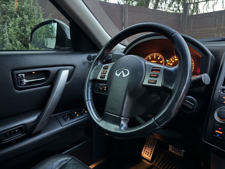 Infiniti FX35 ВЛАСНИК