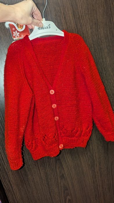 Дитячий в'язаний светрик